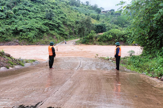 Quảng Trị: Mưa lớn gây ngập ngầm tràn ở miền núi, cảnh báo lũ quét và sạt lở đất