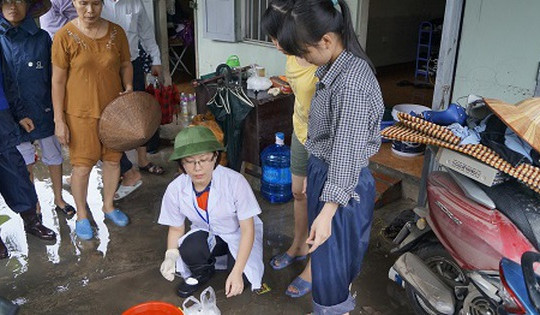 Bộ Y tế triển khai công tác y tế chủ động ứng phó với mưa lũ tại các tỉnh từ Quảng Bình đến Phú Yên