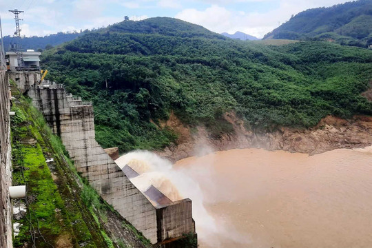 Quảng Nam: Yêu cầu các thủy điện hạ dần mực nước hồ chứa để đảm bảo dung tích đón lũ