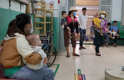 TP Hồ Chí Minh: Nhiều trẻ em mắc bệnh đường hô hấp tăng mạnh