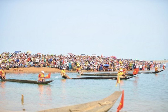 Gia Lai tổ chức Hội đua thuyền độc mộc trên sông Pô Cô lần thứ 3
