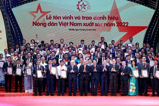 Vinh danh 100 nông dân Việt Nam xuất sắc năm 2022