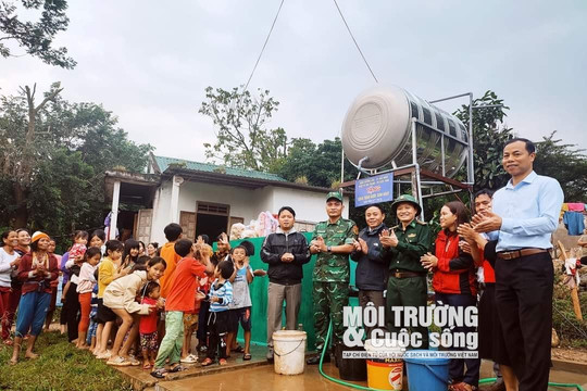 Quảng Trị: Cán bộ chiến sĩ Đồn biên phòng CKQT Lalay chung tay mang nguồn nước sạch đến với đồng bào