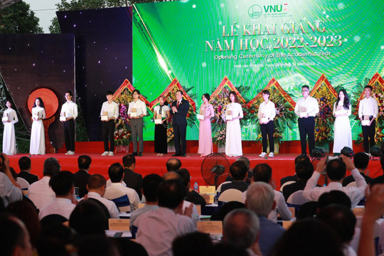 Lần đầu tiên ĐH Quốc gia Hà Nội tổ chức khai giảng tại Khu đô thị ĐHQGHN ở Hòa Lạc