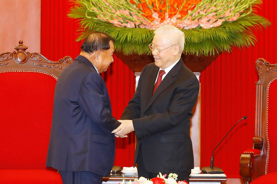 Tổng Bí thư Nguyễn Phú Trọng tiếp Chủ tịch Thượng viện Vương quốc Campuchia Say Chhum
