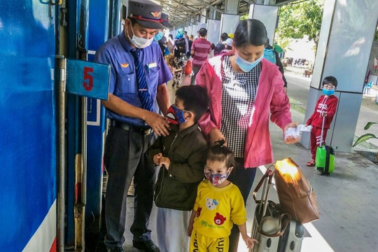 Tết Quý Mão đường sắt miễn, giảm giá vé tàu đối với trẻ em