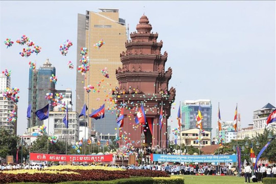 Tổng Bí thư gửi hoa chúc mừng ngày Quốc khánh Vương quốc Campuchia