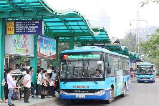 Hà Nội: Cần bảo đảm xăng dầu cho xe buýt hoạt động