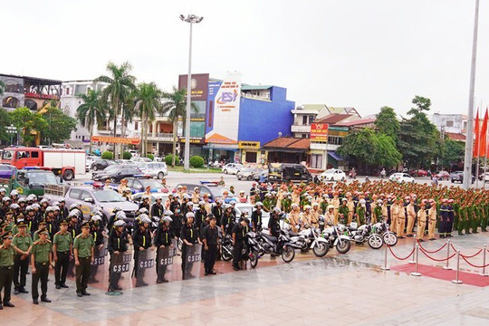Công an Quảng Trị ra quân bảo đảm an ninh trật tự Tết Quý Mão 2023