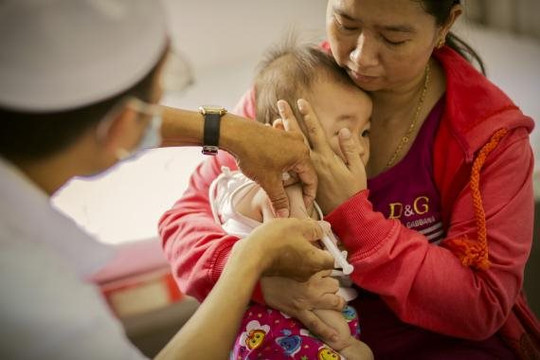 Phân bổ 434.000 liều vaccine sởi và DPT phục vụ tiêm chủng mở rộng cho trẻ em cả nước