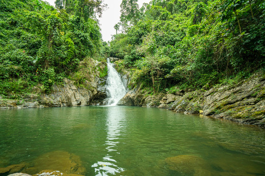 Cổng Trời Đông Giang xác lập kỷ lục khu du lịch sinh thái nhiều thác nước tự nhiên nhất Việt Nam