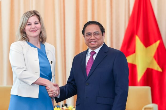 Thủ tướng đề nghị Hà Lan hỗ trợ Việt Nam thích ứng với biến đổi khí hậu, quản lý nguồn nước và bảo vệ môi trường