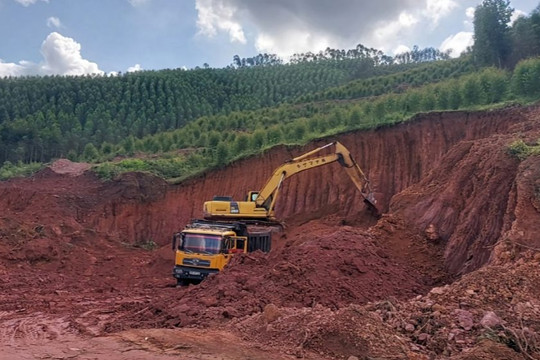 Lục Nam (Bắc Giang) xử phạt một hộ dân vì khai thác khoáng sản ngoài ranh giới cho phép