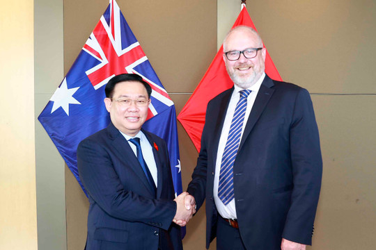 Chủ tịch Quốc hội gặp Bộ trưởng Thương mại Australia và dự Diễn đàn hợp tác giáo dục Việt Nam - Australia