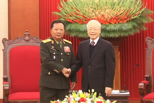 Tổng Bí thư Nguyễn Phú Trọng tiếp Bộ trưởng Quốc phòng Lào