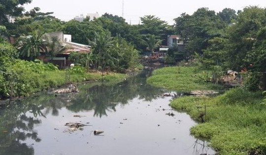 TP. Hồ Chí Minh: Đầu tư lớn xử lý nước thải để có dòng kênh xanh
