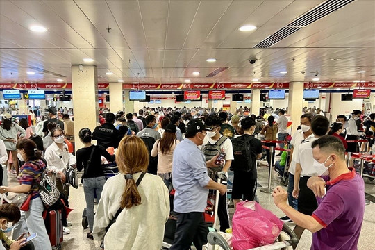 Dự báo khách tăng đột biến, sân bay Tân Sơn Nhất lên kế hoạch ứng phó