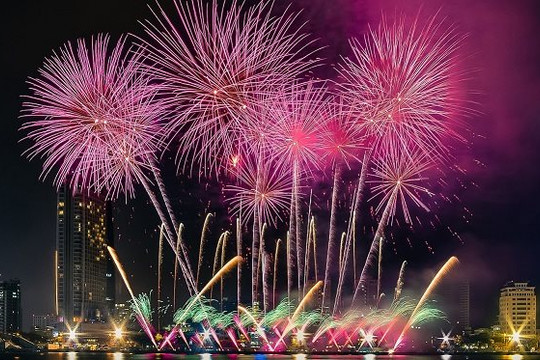 Tết Dương lịch, TP. HCM tổ chức hai điểm bắn pháo hoa chào năm mới