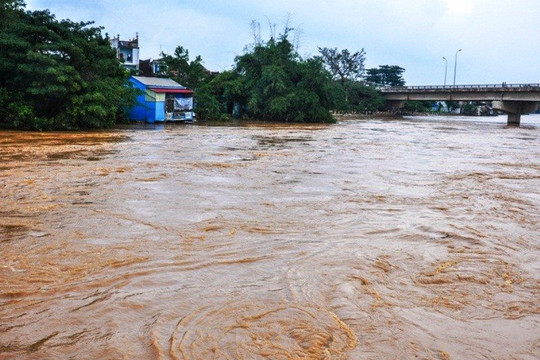 Các sông từ Thừa Thiên - Huế đến Khánh Hòa đón đợt lũ