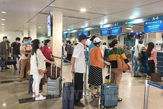 Sân bay Tân Sơn Nhất cấp mã QR để hành khách tra cứu chuyến bay trực tuyến dịp Tết