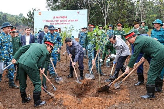 Dự lễ phát động Tết trồng cây, Thủ tướng kêu gọi nhân dân hăng hái tham gia vì một Việt Nam xanh