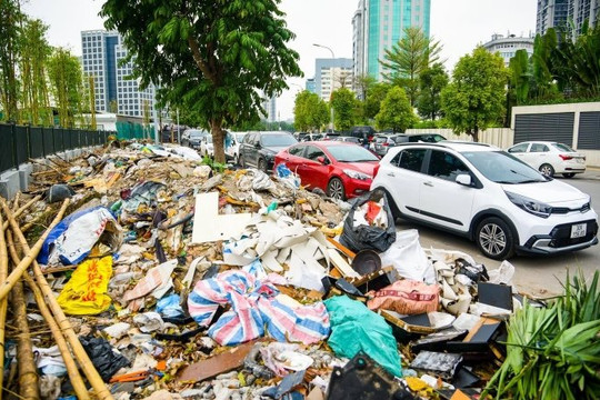 Hà Nội: Người dân chặn xe vào bãi rác Xuân Sơn khiến hàng nghìn tấn rác ùn ứ