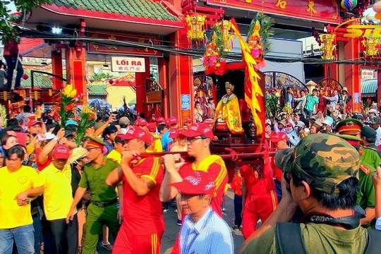 Khám phá Lễ hội chùa Bà Thiên Hậu tại Bình Dương