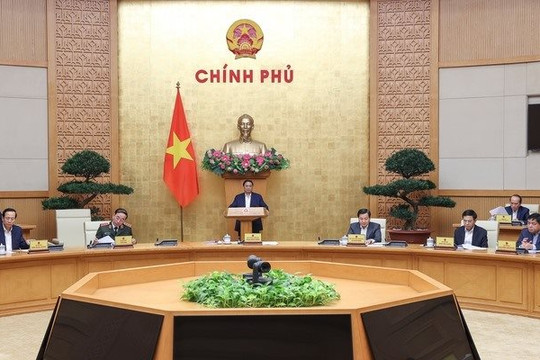 Thủ tướng Phạm Minh Chính yêu cầu giải quyết dứt điểm tình trạng thiếu thuốc, thiết bị y tế