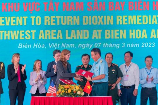 Thêm 73 triệu USD được Mỹ tài trợ xử lý môi trường tại sân bay Biên Hòa