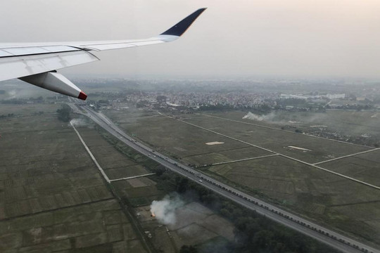 Nhiều chuyến bay Hà Nội - Điện Biên bị hủy do người dân đốt khói rơm rạ