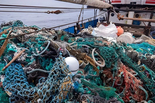 Khuyến khích ngư dân thu đổi, tái chế rác thải nhựa trong khai thác thủy sản