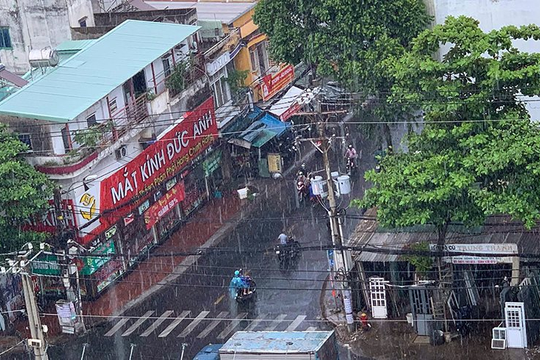 TP Hồ Chí Minh đón cơn mưa giải nhiệt sau chuỗi ngày nắng nóng gay gắt