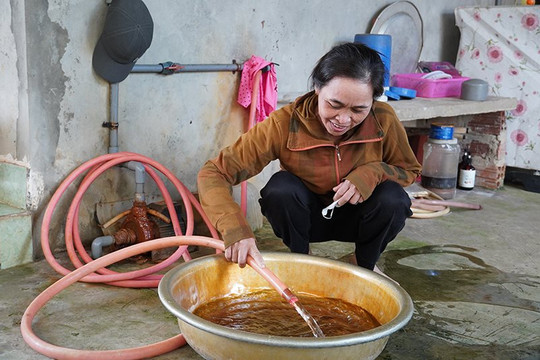 Quảng Bình: Người dân thiếu nước sạch do nguồn nước ngầm sụt giảm, nhiễm phèn