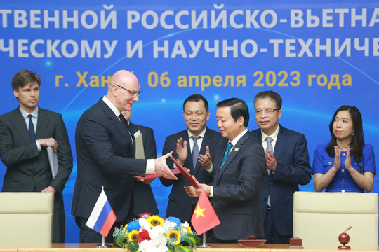 Đề xuất các hướng hợp tác mới, triển vọng về ứng phó biến đổi khí hậu, chính phủ số, giữa Việt Nam và Nga