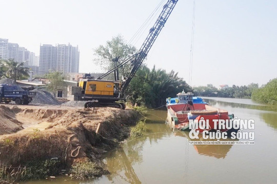 TP. Hồ Chí Minh: Người dân “lo lắng” vì bãi VLXD Thành Vinh hoạt động không phép, gây mất vệ sinh môi trường.