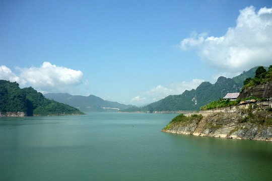 Danh mục nguồn nước phải lập hành lang bảo vệ trên địa bàn tỉnh Yên Bái 
