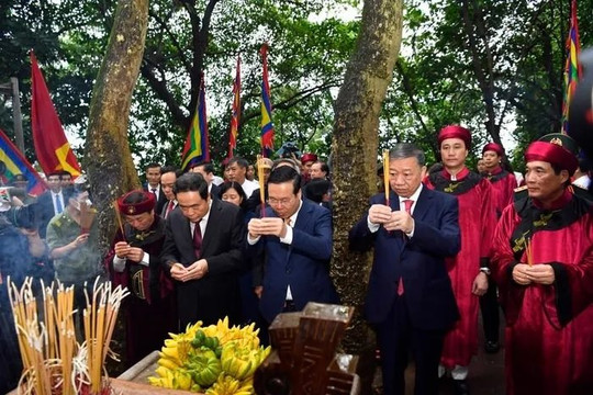 Lãnh đạo Đảng, Nhà nước thành kính dâng hương tưởng niệm các Vua Hùng