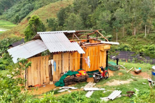 Tuyên Quang: Mưa lớn kèm gió lốc làm hư hỏng 192 ngôi nhà ở huyện Sơn Dương