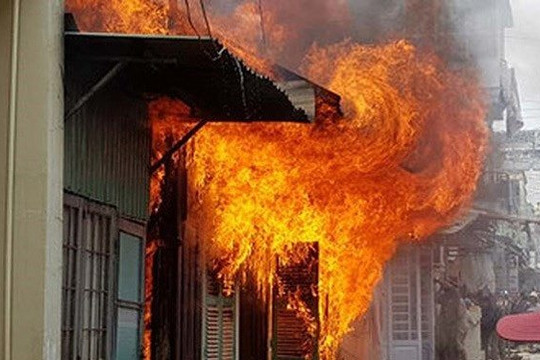 Nắng nóng diện rộng tại Bắc Bộ và Trung Bộ, cảnh báo nguy cơ cháy nổ
