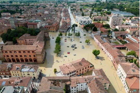 Italia: Hàng ngàn người mất nhà cửa vì trận lũ lụt chưa từng có trong 100 năm qua