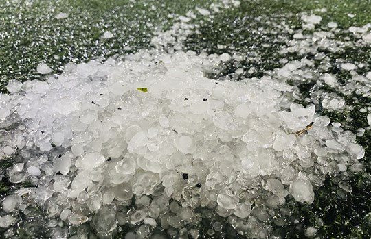 Quảng Ngãi, Sơn La xuất hiện mưa đá sau nhiều ngày nắng nóng