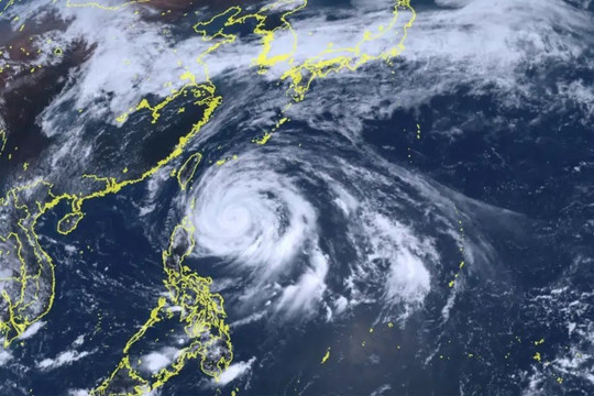 Philippines: Hàng nghìn người sơ tán tránh siêu bão Mawar