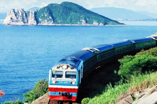 Đường sắt Bắc - Nam lọt top 9 hành trình du lịch bằng tàu ngoạn mục nhất thế giới