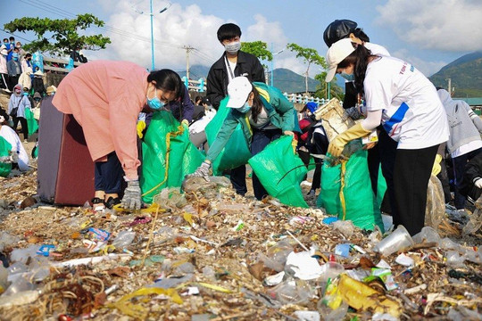 Từng bước nỗ lực giảm thiểu rác thải nhựa tại Việt Nam