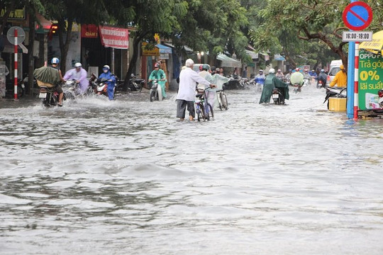 TP. Hồ Chí Minh bước vào đợt mưa lớn diện rộng, kéo dài trong nhiều ngày