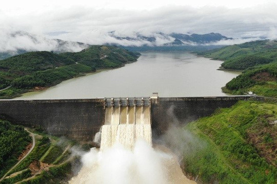 Quảng Nam: Thủy điện Sông Tranh 2 điều tiết hơn 210 triệu mét khối nước cho sản xuất vụ hè thu