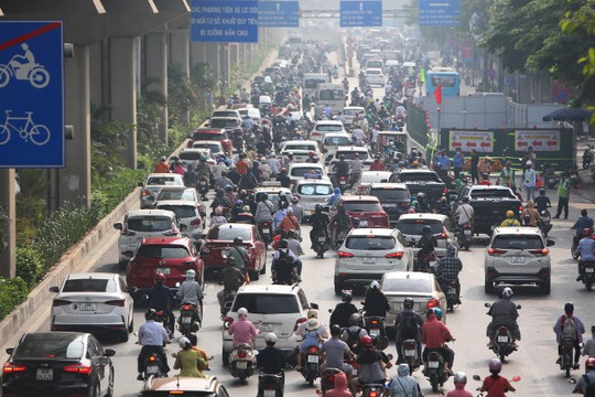 Lo ngại ùn tắc giao thông khi dựng lô cốt dài 60m trên đường Nguyễn Trãi