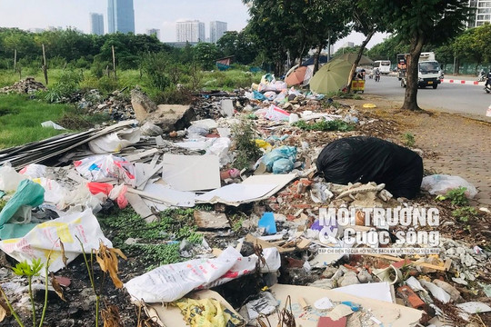 Nam Từ Liêm (Hà Nội): Rác thải chất thành đống trên tuyến phố Cương Kiên 