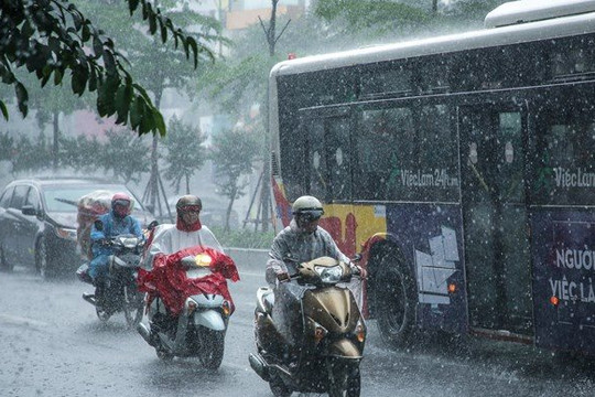 Dự báo thời tiết Hà Nội ngày 15/6/2023: Đêm có mưa vừa, mưa to và rải rác có dông