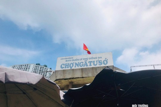 Hà Nội: Chợ Ngã Tư Sở xuống cấp, vắng vẻ vì nhiều gian hàng bỏ trống